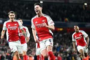 Arsenal thắng 3-0 trước Real Madrid và tiến sát vòng bán kết lần đầu tiên kể từ năm 2009.