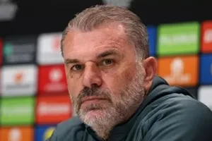 HLV Ange Postecoglou tiết lộ rằng ông vẫn có thể bị Tottenham sa thải dù có thắng Europa League