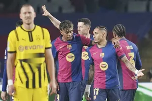 Barcelona thắng áp đảo 4-0 trước Borussia Dortmund tiến gần trận bán kết đầu tiên kể từ 2019.