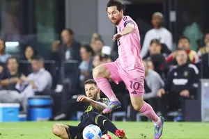 Lionel Messi bùng nổ giúp Inter Miami thắng ngược chung cuộc 3-2 trước Los Angeles FC.