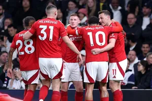 Nottingham Forest thắng 2-1 tại Tottenham và vươn lên trở lại vị trí thứ 3 trên bảng xếp hạng.