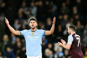 Matheus Nunes ăn mừng chiến thắng Aston Villa