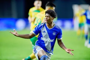 Jackson Rodriguez phản ứng trong trận một trận đấu Copa Sudamericana. Ảnh: AP 