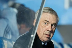 HLV Carlo Ancelotti phản ứng mạnh mẽ trước phát ngôn của các trọng tài