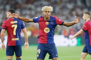 Lamine Yamal tuyên bố Real Madrid không thể ngăn cản Barcelona trong mùa này.