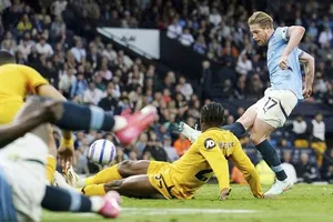 Kevin De Bruyne ghi bàn trong chiến thắng 1-0 trước Wolves để đưa Man.City vươn lên vị trí thứ 3 Premier League.