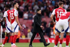 Thầy trò HLV Mikel Arteta tiếp tục sự chuẩn bị tồi tệ cho trận lượt về bán kết Champions League tại PSG.