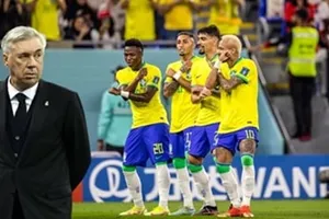 Carlo Ancelotti sẽ sớm tạo dáng với chiếc áo Selecao