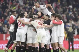 Sevilla gần thoát khỏi cuộc chiến trụ hạng tại La Liga sau chiến thắng 1-0 trên sân nhà trước Las Palmas.