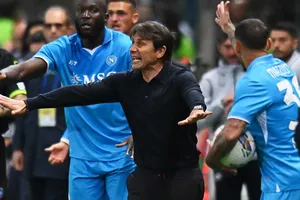 HLV Antonio Conte và Napoli vẫn còn quyền tự quyết khi chơi trên sân nhà ở vòng đấu cuối.