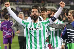 Tiền vệ Isco trở lại đội hình Tây Ban Nha lần đầu tiên sau 6 năm.