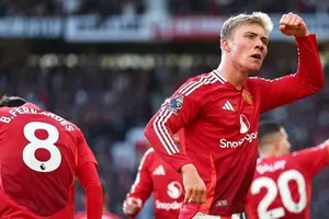 Man United ‘khốn khổ’ được vinh danh là đội bóng giàu thứ hai thế giới