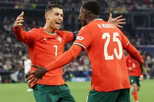 Cristiano Ronaldo dẫn dắt Bồ Đào Nha giành chiến thắng đầu tiên trước tuyển Đức sau 25 năm. 