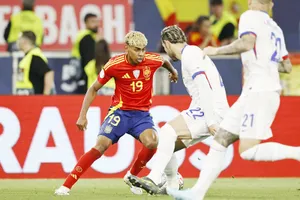 Lamine Yamal khiến tuyển Pháp trải qua hơn một giờ đầu thi đấu đầy khốn khổ.