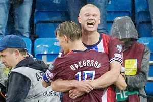 Erling Haaland và Martin Odegaard xứng đáng có cơ hội chơi ở một kỳ giải đấu lớn.