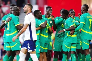 Senegal trở thành đội đầu tiên từ Châu Phi ghi được chiến thắng trước tuyển Anh.