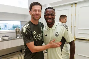 Xabi Alonso chỉ vừa lần đầu gặp những ngôi sao lớn như Vinicius Junior vào thứ Sáu.