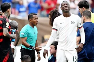 Nicolas Jackson xin lỗi người hâm mộ Chelsea sau khi bị đuổi khỏi sân trong trận thua Flamengo 1-3.