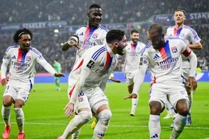 Đội bóng từng 7 lần vô địch Ligue 1 như Lyon bị giáng xuống hạng là cú sốc lớn tại bóng đá Pháp.