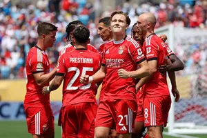 Benfica hạ gục Bayern Munich để chiếm ngôi đầu bảng C