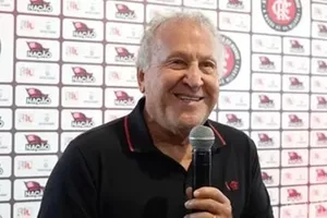 Huyền thoại bóng đá Brazil Zico