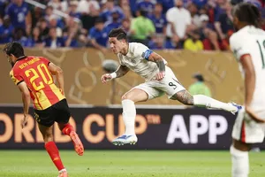 HLV của Chelsea, Enzo Maresca đã ca ngợi sự đóng góp của tiền vệ chủ chốt Enzo Fernandez.