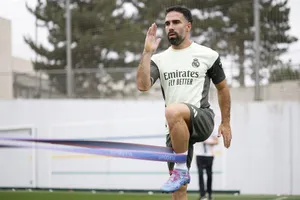 Dani Carvajal sẵn sàng chơi ở bất kỳ vị trí nào trong đội hình của tân HLV Xabi Alonso.
