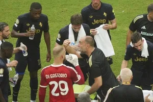 HLV Igor Tudor cho biết 10 cầu thủ Juventus yêu cầu được thay ra trong trận thua Real Madrid.