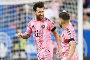 Lionel Messi ghi 2 bàn thắng tuyệt đẹp giúp Inter Miami giành chiến thắng 4-1 trước Montreal.