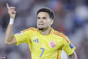 Bayern Munich đang cạnh tranh với Barcelona và CLB Saudi Pro League Al-Nassr để giành chữ ký của tiền đạo Luis Diaz