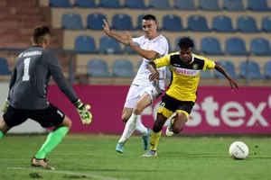 Arsenal Tivat (áo trắng) trong trận đấu với Alashkert của Armenia.