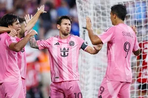 Lionel Messi ghi cú đúp thứ 6 trong 7 trận giúp Inter Miami thắng 5-1 trên sân New York Red Bulls.