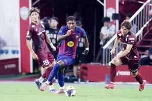 Marcus Rashford vẫn giữ được sự tích cực dù chỉ thi đấu 33 phút trong trận ra mắt Barcelona.