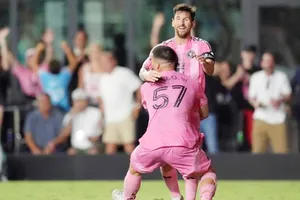 Lionel Messi có 2 pha kiến tạo giúp Inter Miami vượt qua Atlas với tỷ số 2-1.