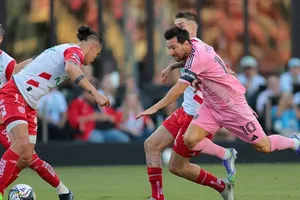 Lionel Messi gặp chấn thương gân kheo trong trận Leagues Cup giữa Inter Miami và Club Necaxa.