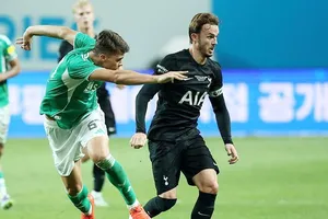 James Maddison trước khi gặp chấn thương có thể khiến anh bỏ lỡ khởi đầu mùa giải.