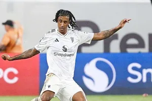 Leny Yoro là một trong những cầu thủ Man.United chơi tốt nhất ở giải đấu giao hữu tại Mỹ.