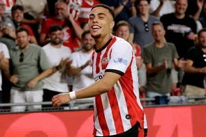 Sergino Dest tỏa sáng giúp PSV Eindhoven thắng 6-1 trên sân nhà trước Sparta Rotterdam.
