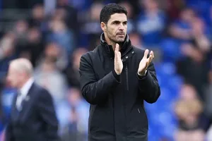 HLV Mikel Arteta cho biết Arsenal của ông hiện đang khát khao một danh hiệu lớn.