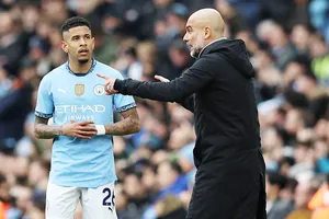 HLV Pep Guardiola khẳng định muốn cầu thủ chạy cánh Savinho ở lại nhiều năm.