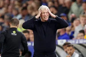 HLV David Moyes chỉ trích quyết định cho Leeds United hưởng phạt đền khiến Everton thua 0-1.