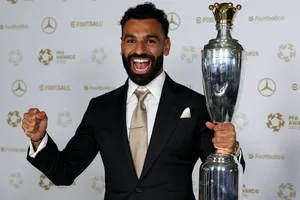 Mohamed Salah trở thành cầu thủ đầu tiên ba lần giành giải Cầu thủ xuất sắc nhất năm của Hiệp hội Cầu thủ Chuyên nghiệp (PFA).