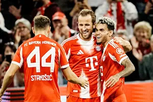 Harry Kane lập hat-trick sau 2 lần kiến tạo của Luis Diaz giúp Bayern Munich thắng hủy diệt RB Leipzig 6-0.