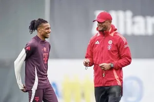 HLV Vincent Kompany so sánh Michael Olise với đồng đội cũ tại Man.City là Kevin De Bruyne.