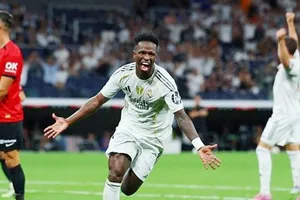 Vinicius Junior ghi bàn giúp Real Madrid ngược dòng thắng 2-1 trước Mallorca.