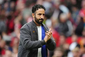 HLV Ruben Amorim và Man.United nhẹ nhõm sau trận thắng 3-2 trước Burnley.