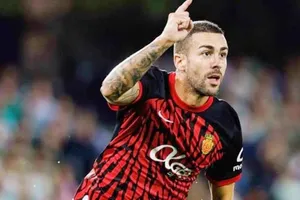 Mallorca ra án phạt nặng với tiền vệ Dani Rodriguez.