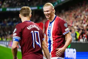 Erling Haaland ghi 5 bàn để giúp đội tuyển Na Uy đè bẹp Moldova với tỷ số kỷ lục 11-1.