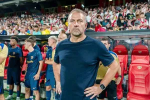 Thầy trò HLV Hansi Flick tiếp tục phải chờ ngày trở lại sân Spotify Camp Nou mới cải tổ.