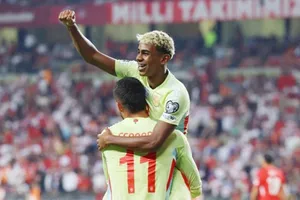 Lamine Yamal đặt mục tiêu giành nhiều Quả bóng Vàng